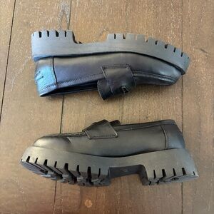 Steve Madden Women's Lawrence Lug Sole Black Leather Penny‎ Loafers Size 6